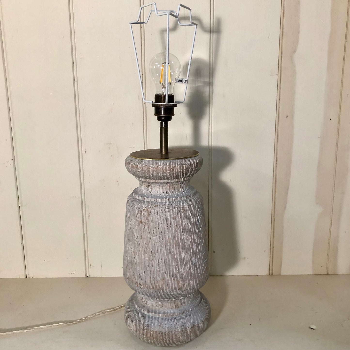 SOLID OAK TABLE LAMP